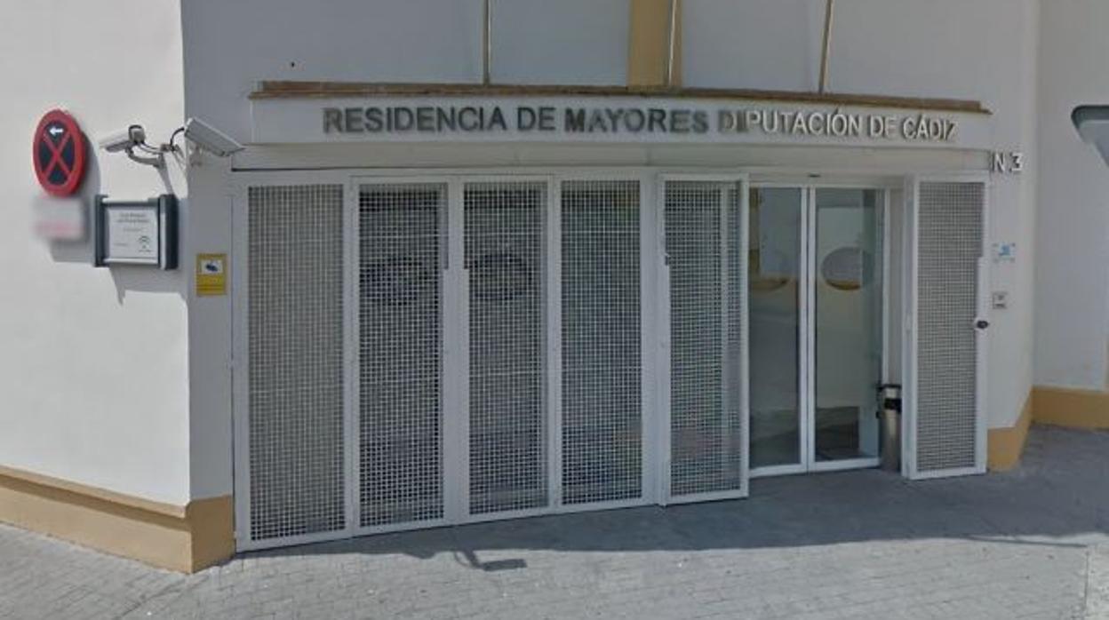 Fachada de la residencia de Mayores. El Madrugador de El Puerto.