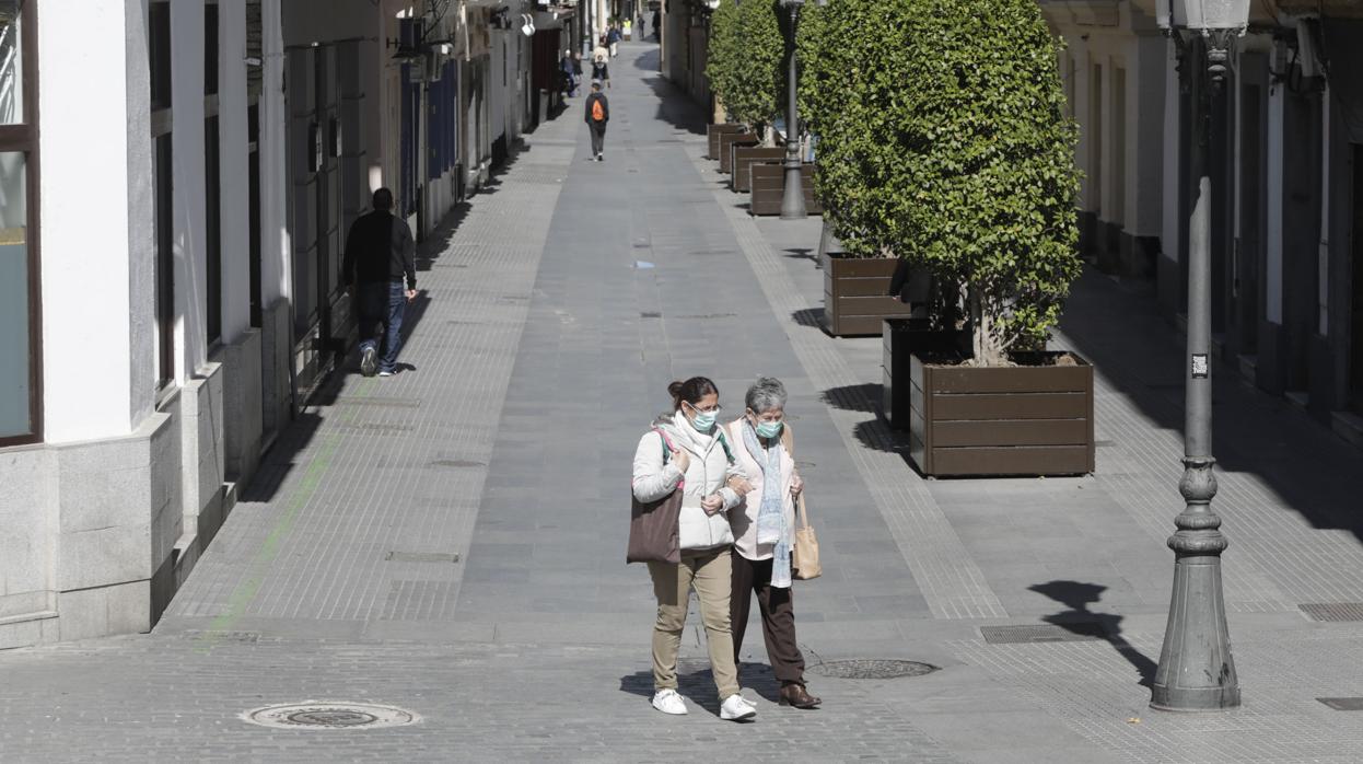 Una calle de Cádiz semidesierta