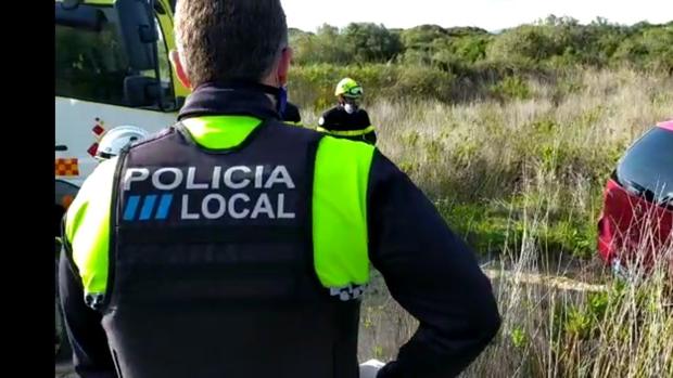 Retirada una persona con domicilio en Toledo que había acampado en una playa de Algeciras