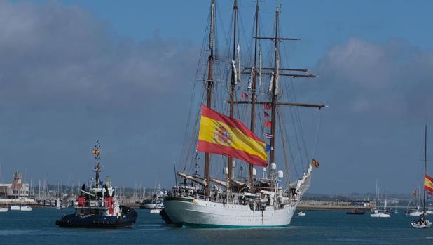 Elcano atraca este jueves en La Carraca tras su XCII Crucero de Instrucción