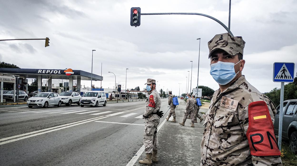 La Infantería de Marina se despliega en ocho municipios de la sierra de Cádiz