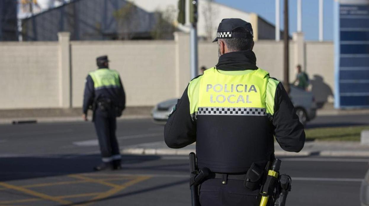 El PP exige que el alcalde apoye al colectivo de la Policía Local.