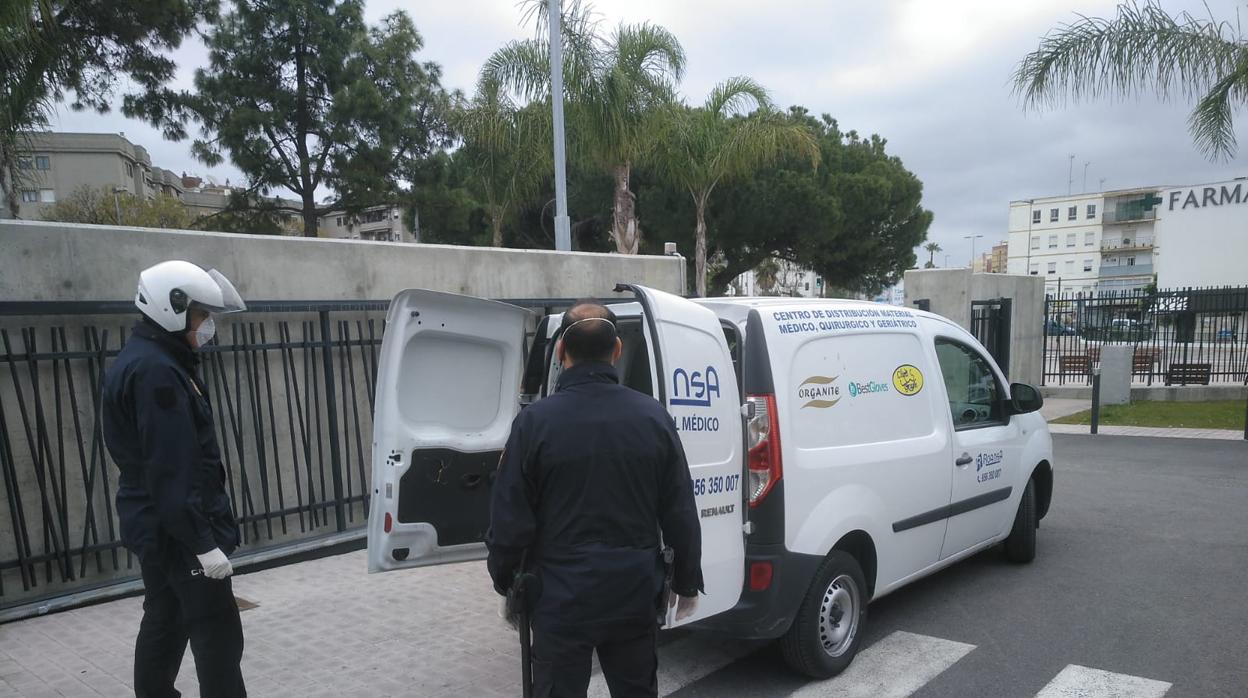 Una de las donaciones recibidfas en la Comisaría del CNP en Jerez