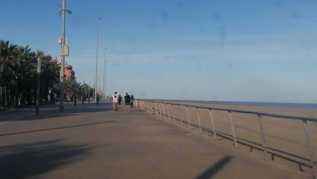 Sanlúcar cierra su paseo marítimo al tráfico de vehículos