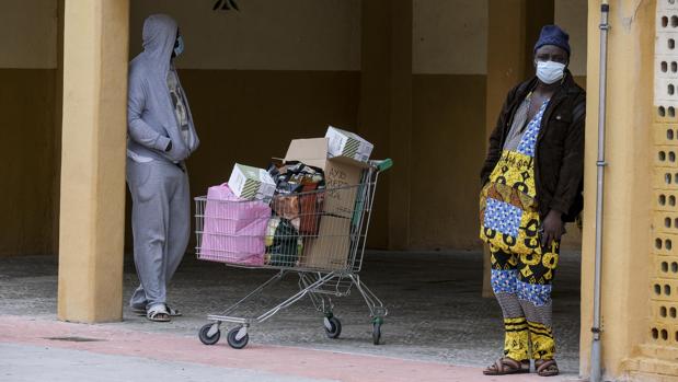 200 senegaleses en Puerto Real buscan en el campo una alternativa al confinamiento