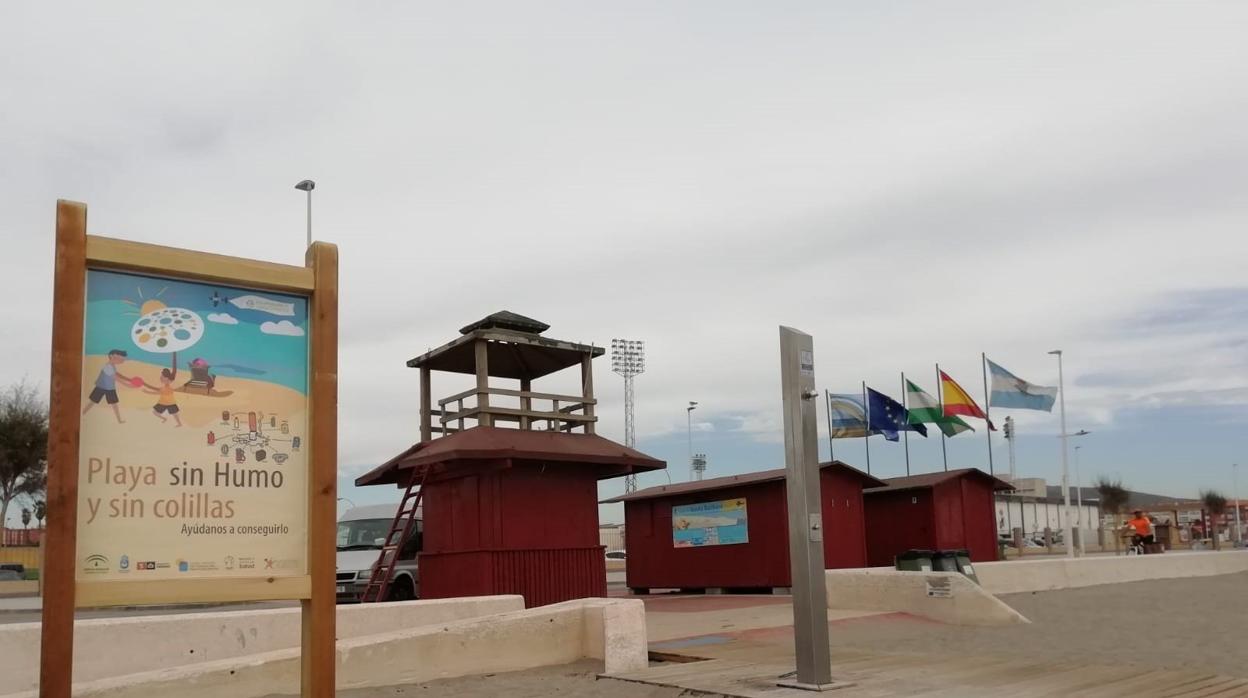 La Línea inicia los trabajos de balizamiento de las playas de levante y poniente