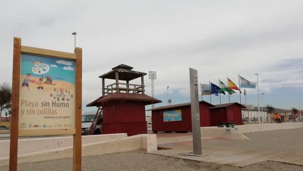 La Línea inicia los trabajos de balizamiento de las playas de levante y poniente