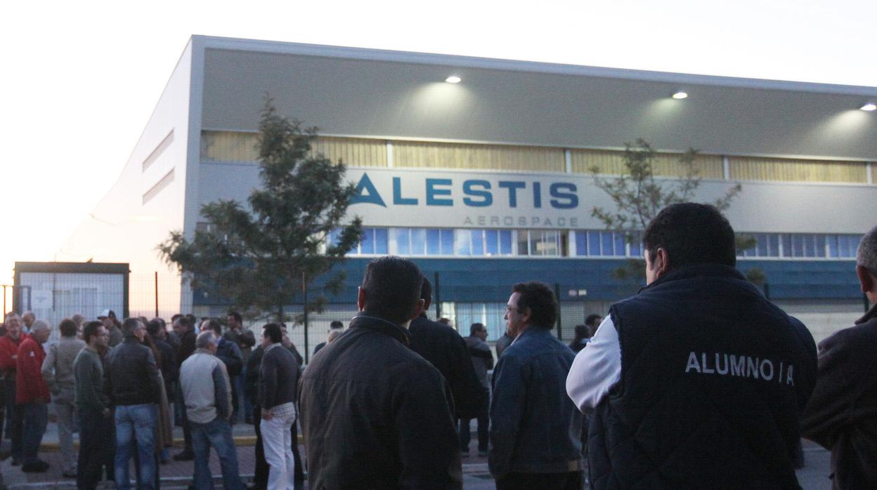 Concentración de trabajadores de Alestis en la planta de El Puerto