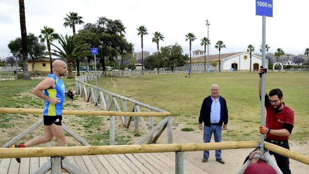 El comportamiento incívico de los usuarios obliga a cerrar la Pradera de Chapín de Jerez