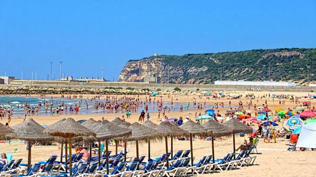 Barbate no limitará aforos, entradas o salidas en sus playas este verano