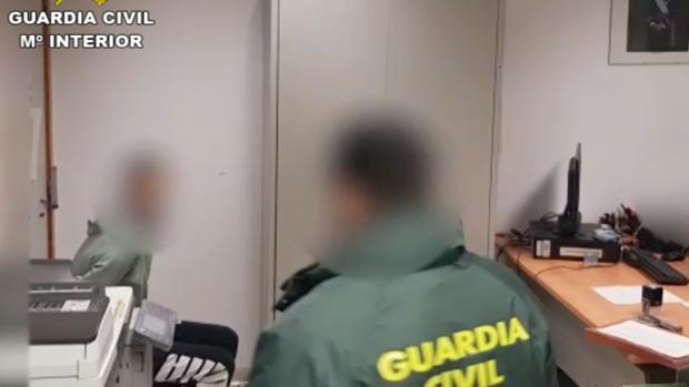 Cierran una barriada de Utrera para dar caza a un delincuente fugado y acaba en libertad con cargos