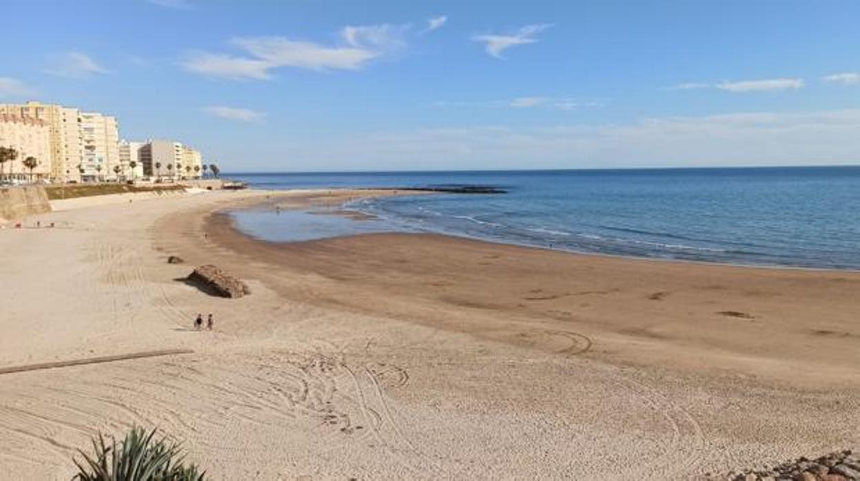 Las playas gaditanas se adecentarán en los próximos días