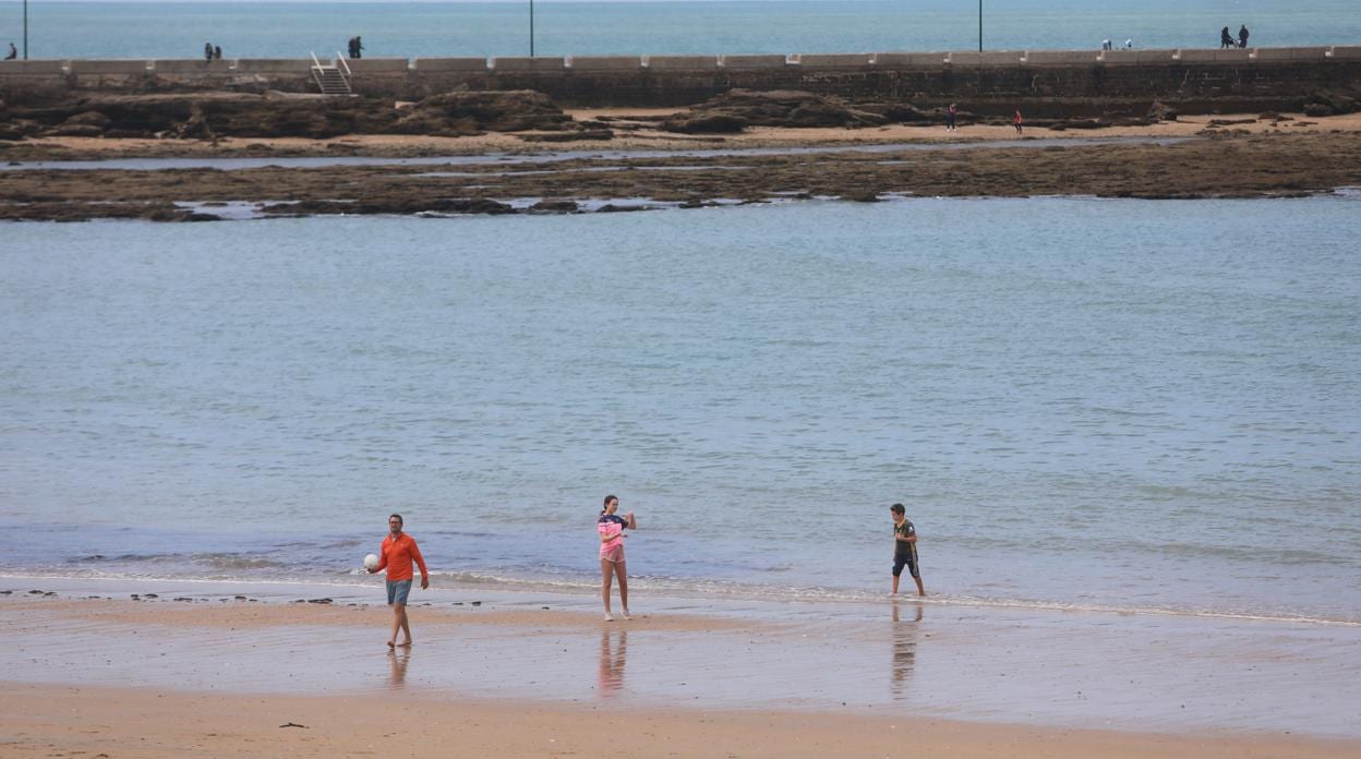 El aforo de cada playa de Cádiz: sólo 2.586 personas podrán estar juntas en la Caleta