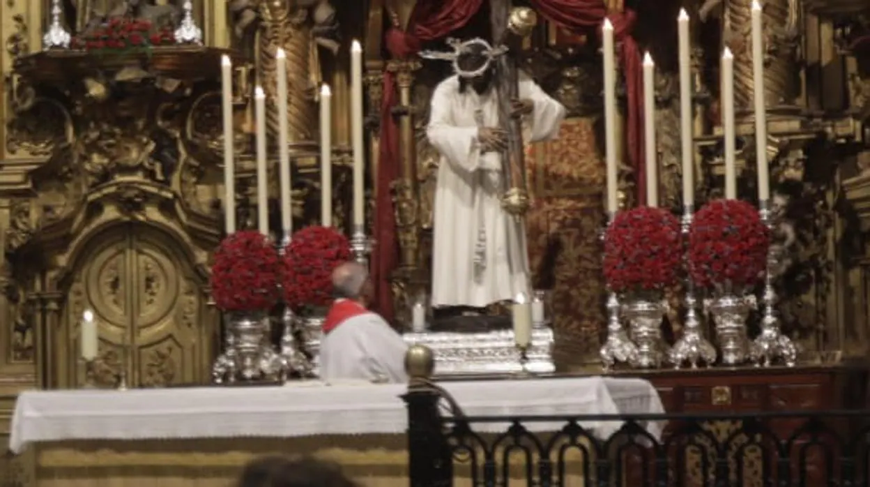 El Nazareno del Amor presidía este viernes el altar mayor de San Francisco