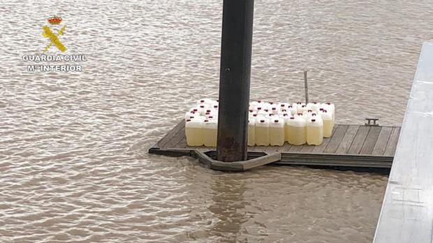 La Guardia Civil se incauta de 2.500 litros de combustible para narcolanchas en Sanlúcar y Trebujena