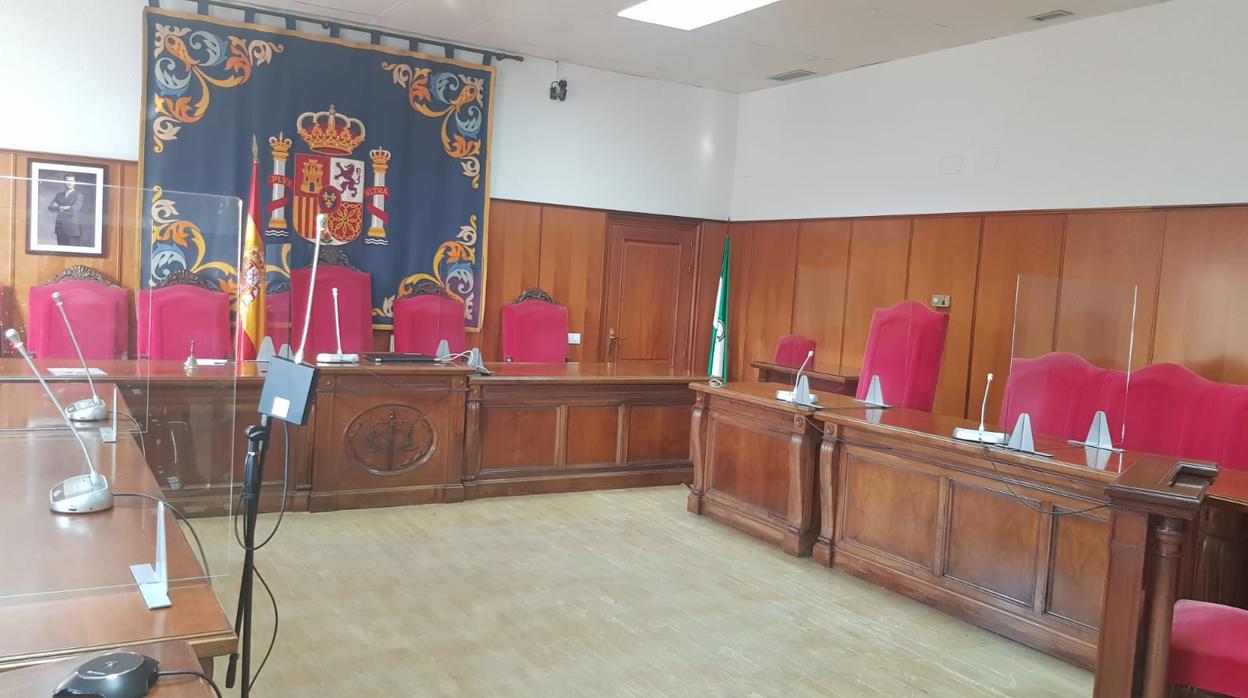 Mampara colocada en la Audiencia Provincial de Cádiz.