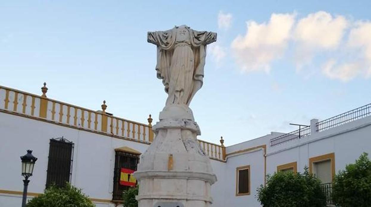 La imagen del Cristo del Sagrado Corazón de Jesús de La Roda tras ser vandalizada hace una semana