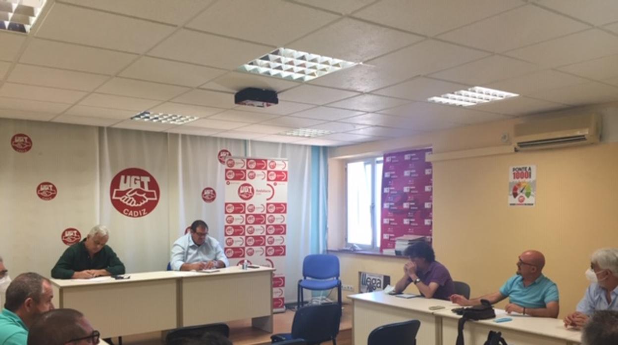 Momento de la reunión mantenida este lunes por la dirección de la sección del metal de UGT