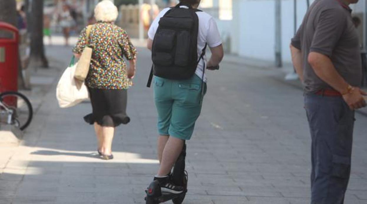 ¿Cuáles son las nuevas normas de circulación para bicis y patinetes eléctricos en Cádiz?