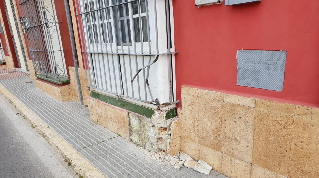 Un choque frontal agota la paciencia de los vecinos de la calle Magallanes