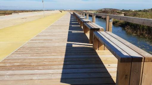 El nuevo paseo ya estrenado, junto a la playa