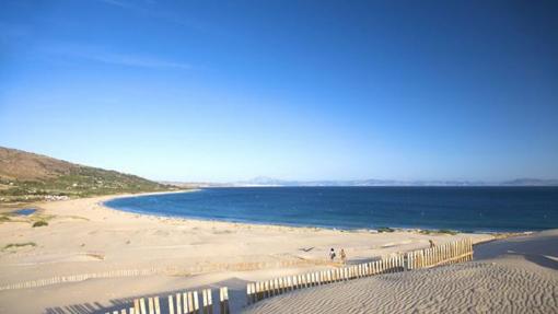 La playa de Valdevaqueros tiene una extensión de más de cuatro kilómetros