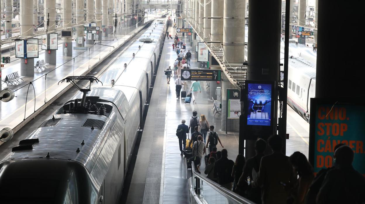 Renfe refuerza con 1.200 plazas las conexiones que unen Madrid con Cádiz