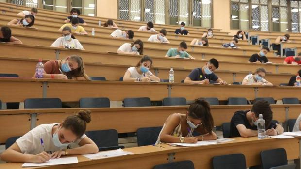 El 93,34 % del alumnado de Cádiz aprueba la Selectividad del año del Covid