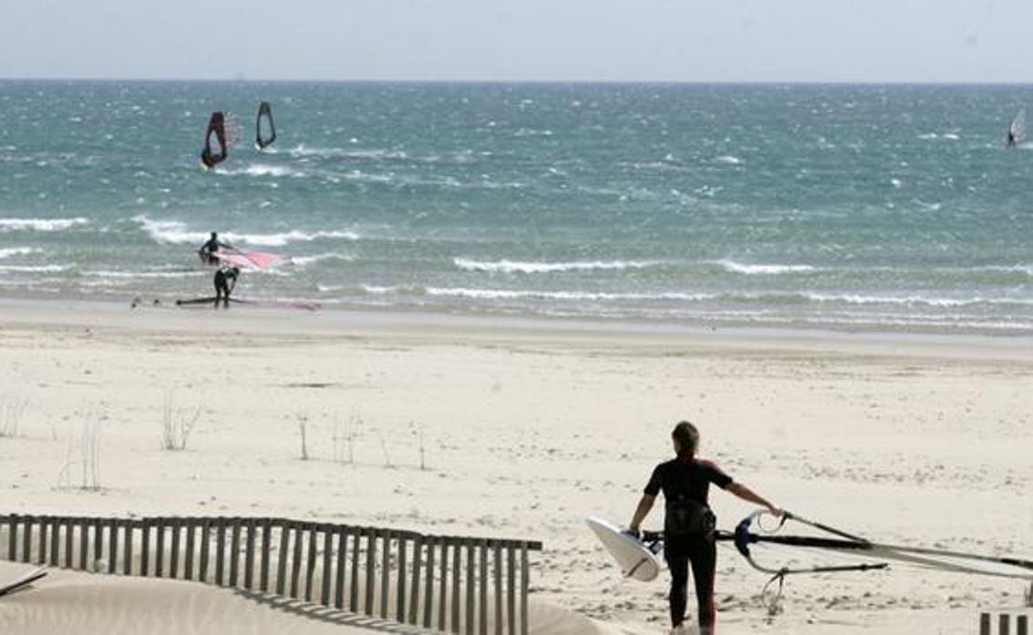 El levante impedirá disfrutar de un día agradable de playa.