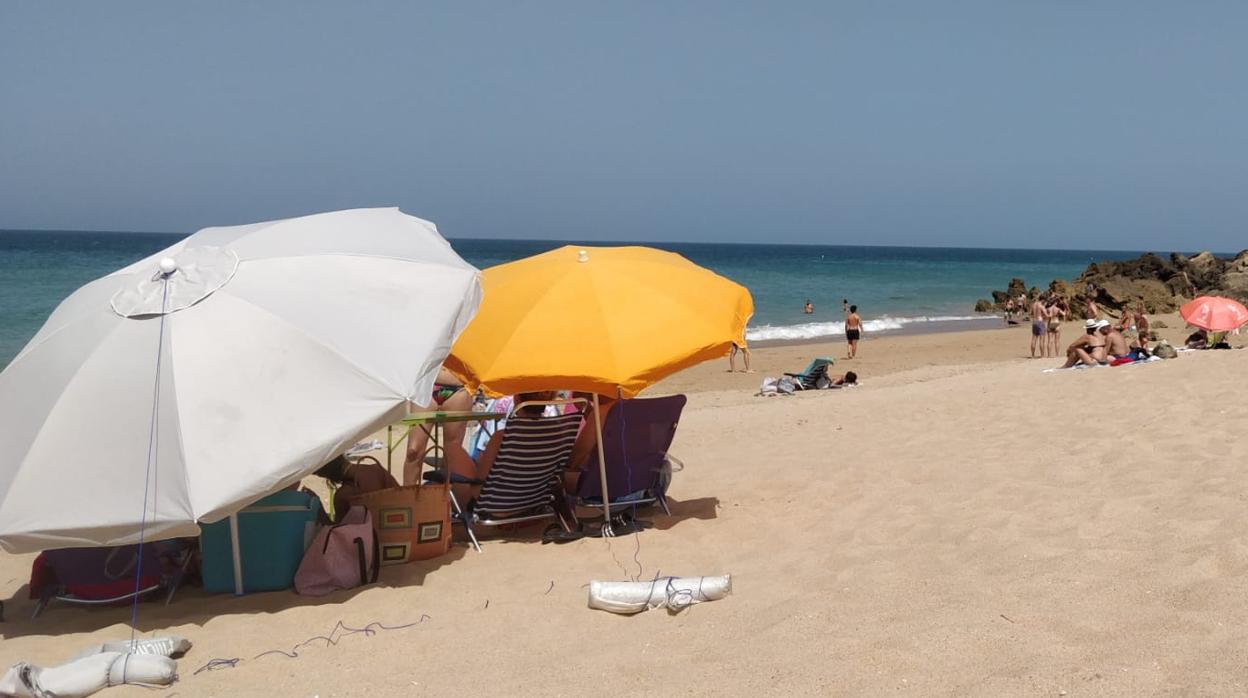 Cierran varias playas en Rota, Barbate y Vejer al alcanzarse el aforo máximo