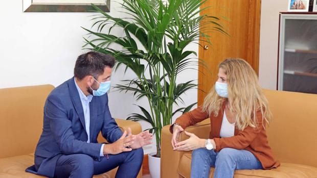 Ana Mestre se reúne con el nuevo delegado del Estado de la Zona Franca