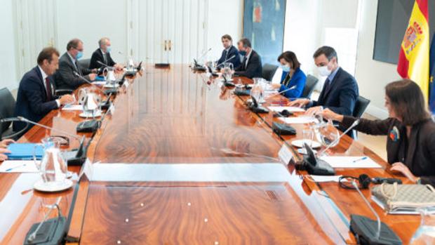 Sánchez promete a Airbus un Plan Tecnológico de 185 millones y anticipar pagos en el programa A400M