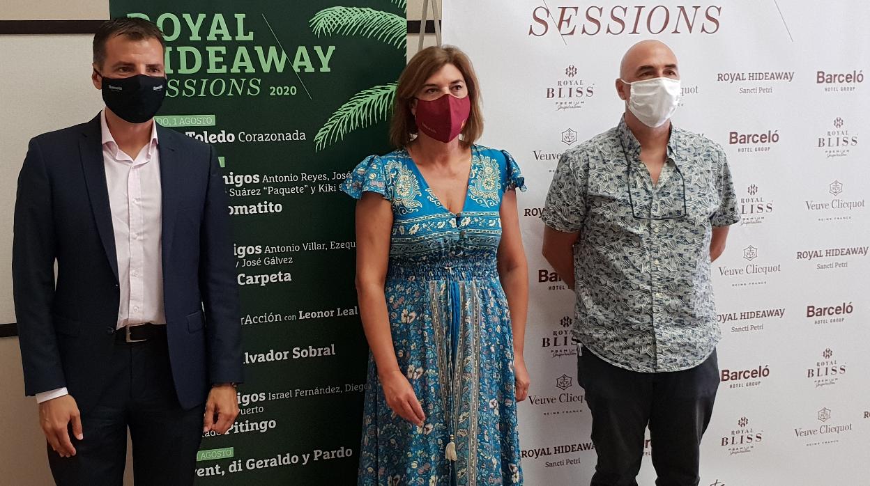 Ignacio Martín Ondé, Pepa Vela e Ignacio de Corral en el momento de la presentación