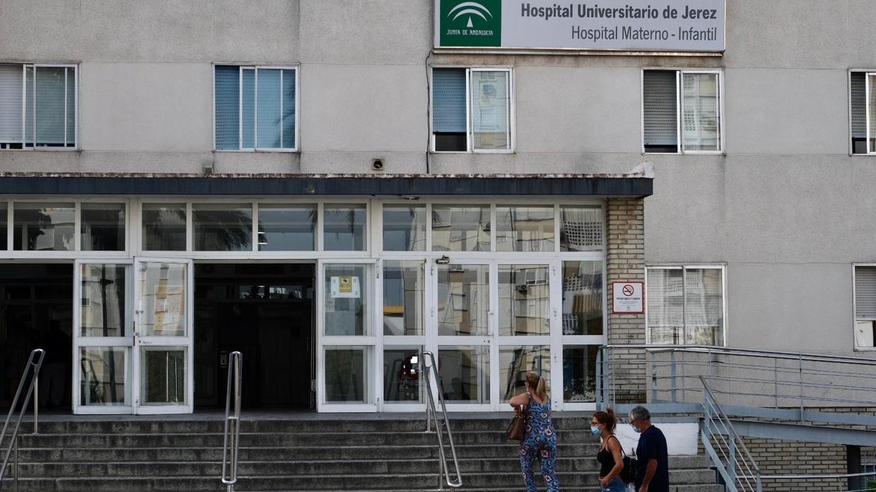 Fachada del Hospital de Jerez, ciudad en la que se han detectado dos brotes