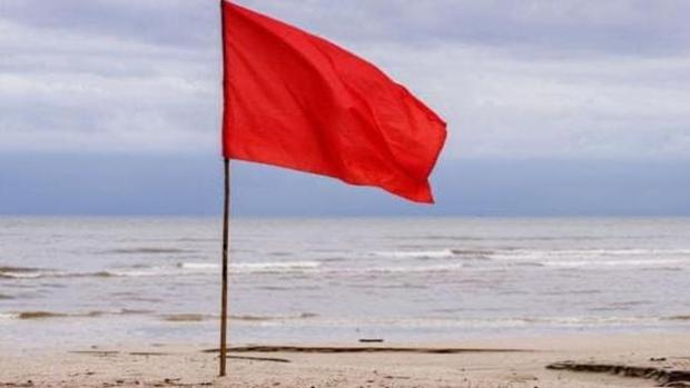 Cerradas algunas zonas de El Palmar y otras playas de Rota por aforo completo