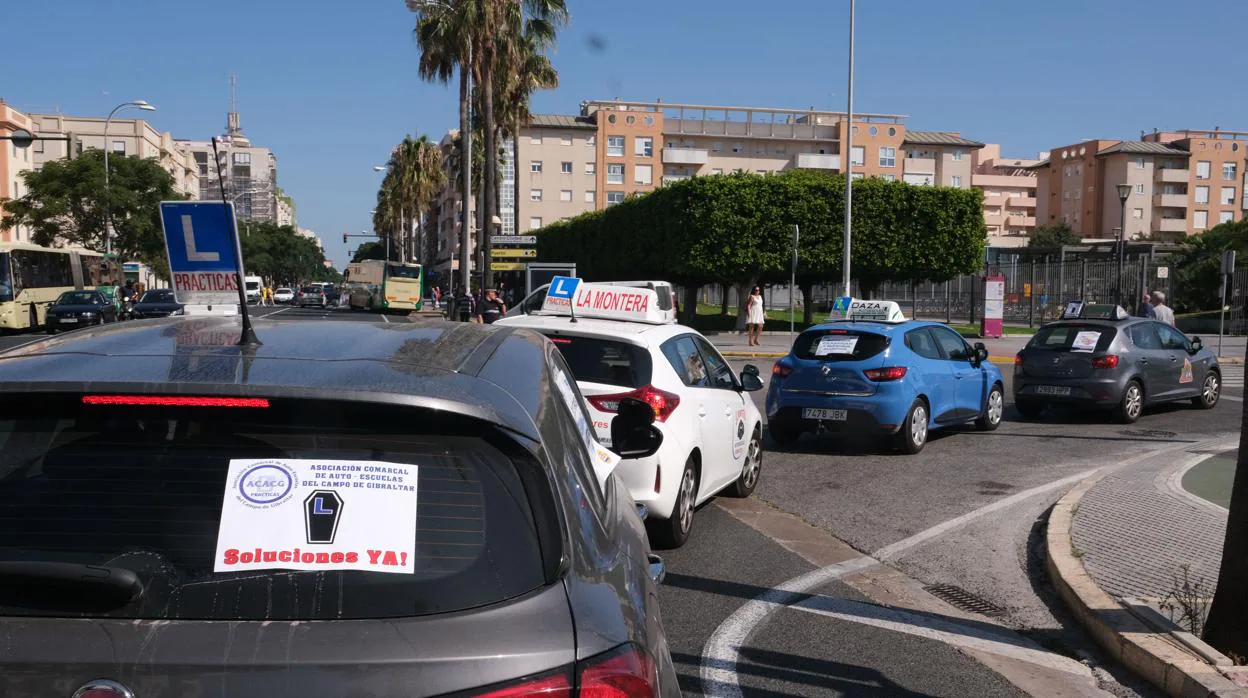 Manifestación de las autoescuelas en Cádiz a principios de agosto