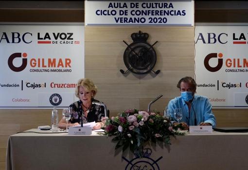 Esperanza Aguirre en el Aula de Cultura de Vista Hermosa