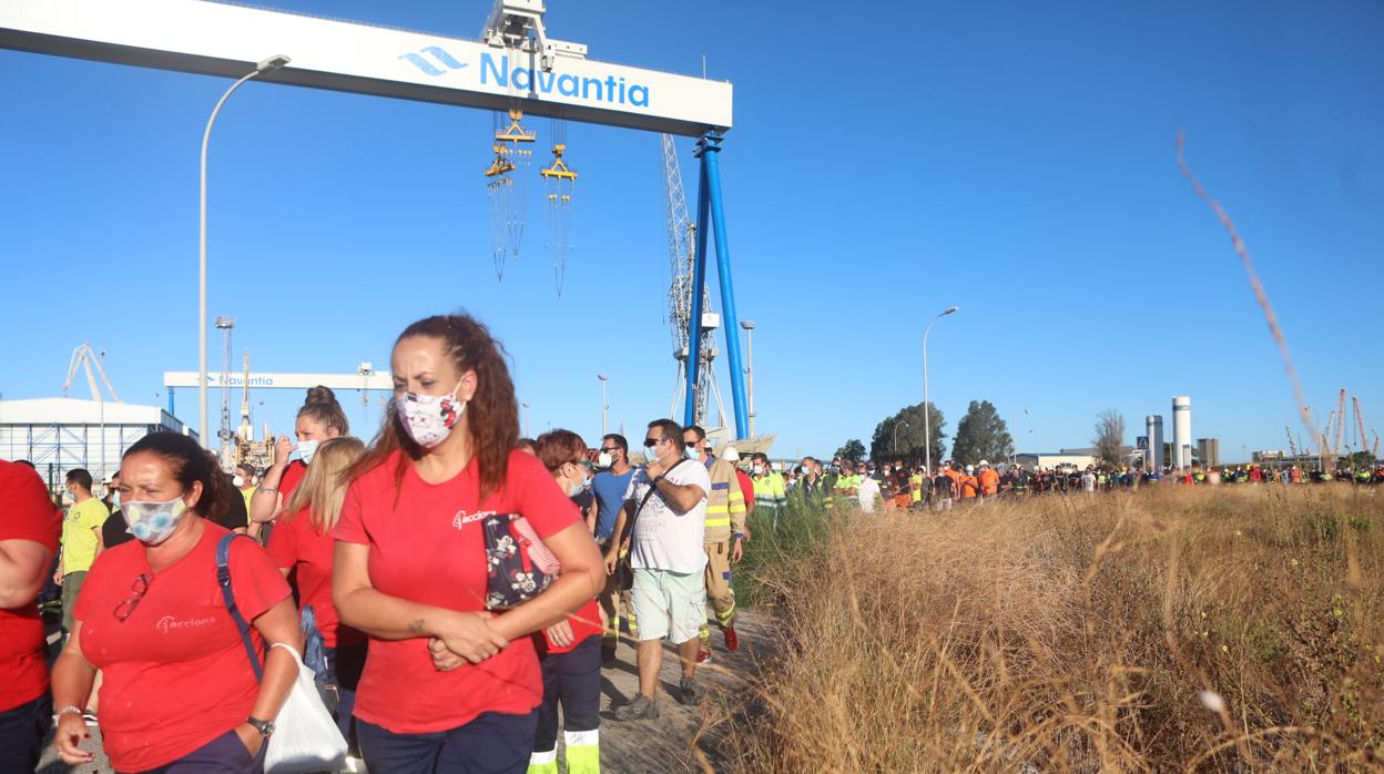 Trabajadores del Metal se movilizaron este lunes por dos despidos laborales y en demanda de carga de trabajo.