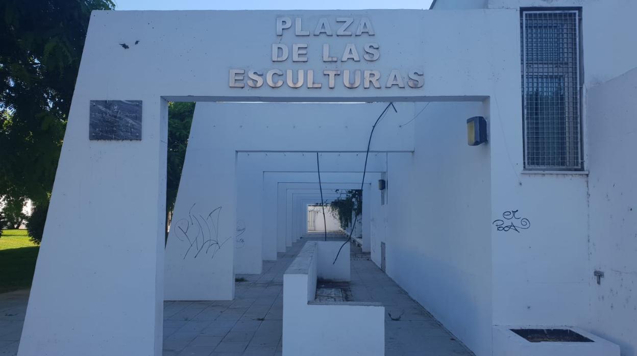 La Plaza de las Esculturas pretendía ser un espacio cultural de San Fernando