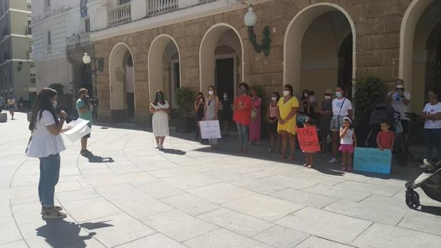 Las trabajadoras de la escuela Josefina Fornell denuncian al Ayuntamiento