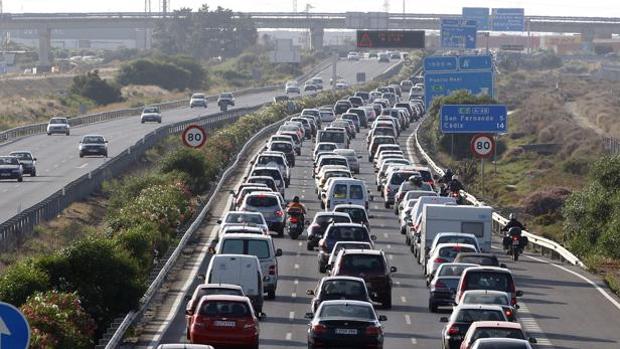 Operación retorno: Puntos conflictivos en las carreteras de Cádiz y las horas a evitar