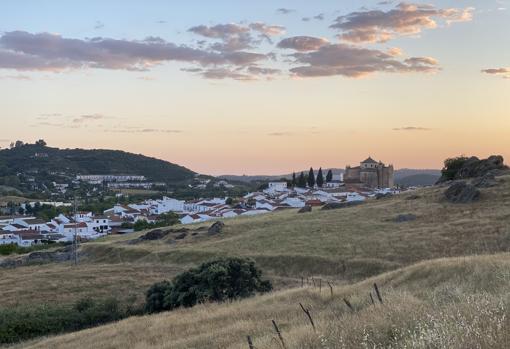 Cazalla de la Sierra: el pueblo que se toma a buches cortos