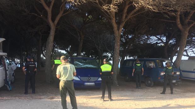 Las denuncias por acampada ilegal en Tarifa ascienden a 670 desde final de junio