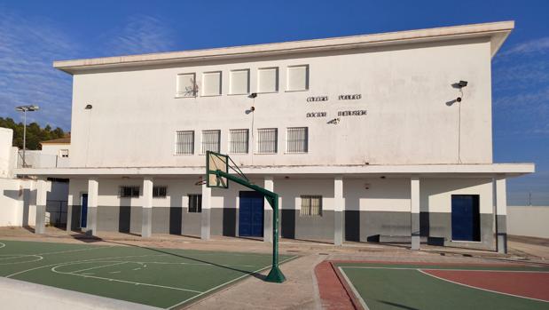 Los alumnos del CEIP Doctor Thebussem no acudirán a clase hasta que se nombre a un director