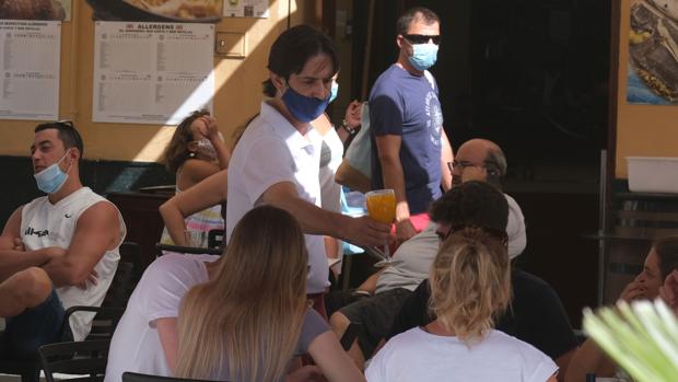 Agosto deja una subida del paro de 741 personas en Cádiz