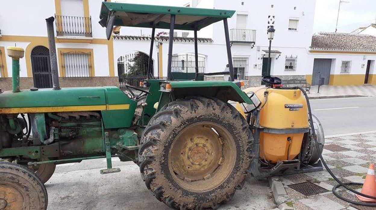 Las labores de desinfección se refuerzan en La Barca.