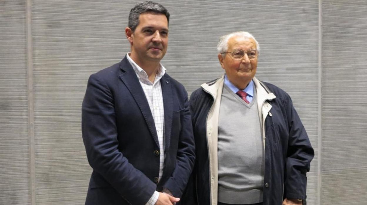 Javier Ruiz Arana, actual alcalde de Rota, junto a Felipe Benítez Ruiz-Mateos.