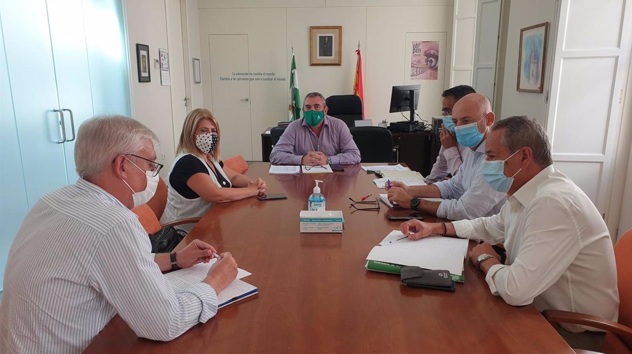 La Junta reforzará las labores de limpieza y desinfección en 30 centros educativos de Jerez