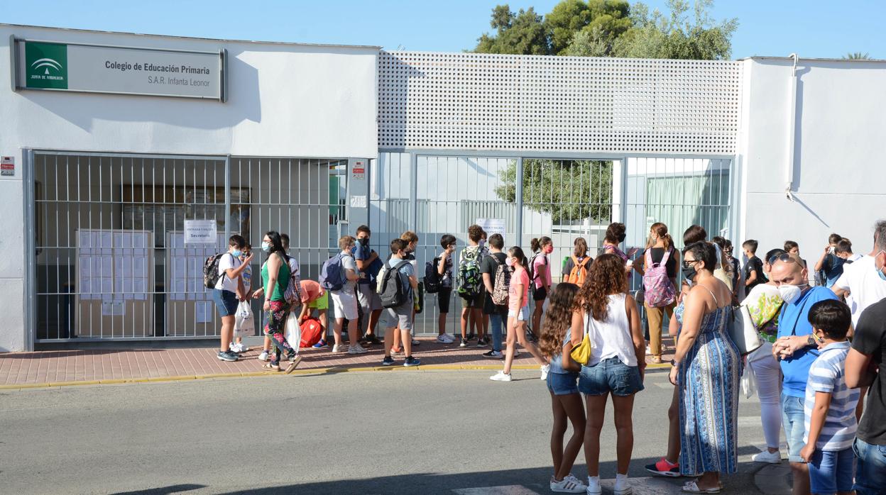 Comienzo de curso en un colegio de Tomares