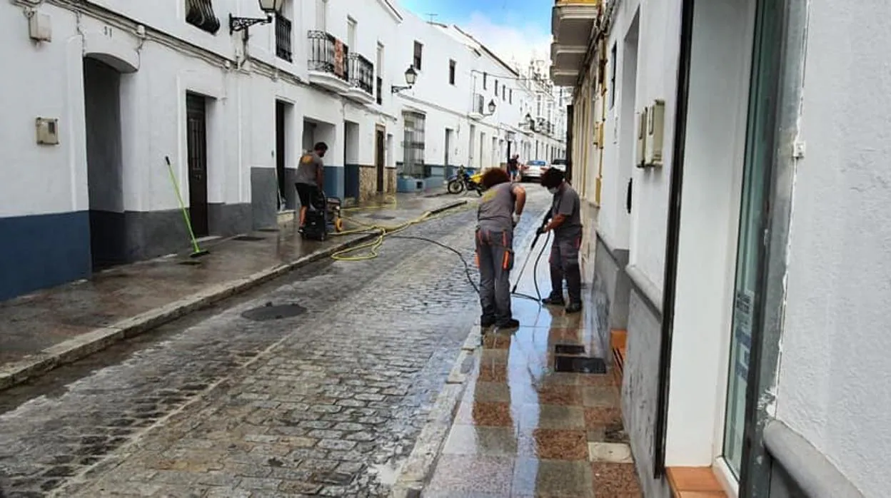 Desinfección de calles de Alcalá de los Gazules.